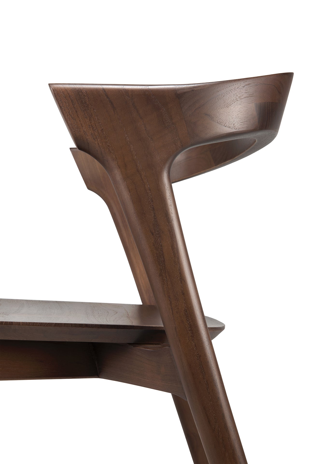 Chaise de salle à manger sculpturale en teck massif avec forme aérienne et gracieuse