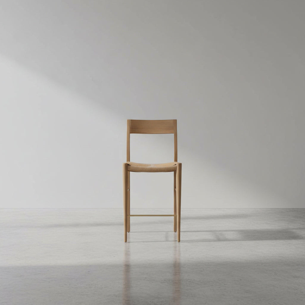 Tabouret de comptoir moderne en chêne blanc et corde naturelle avec assise tressée pour cuisine et salle à manger