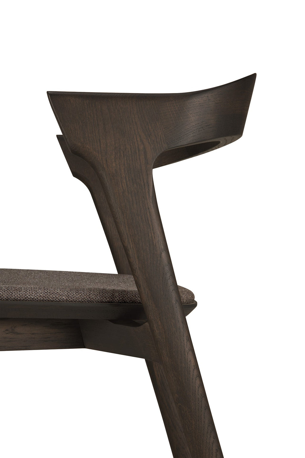 Chaise de salle à manger sculpturale en chêne et tissu avec assise rembourrée