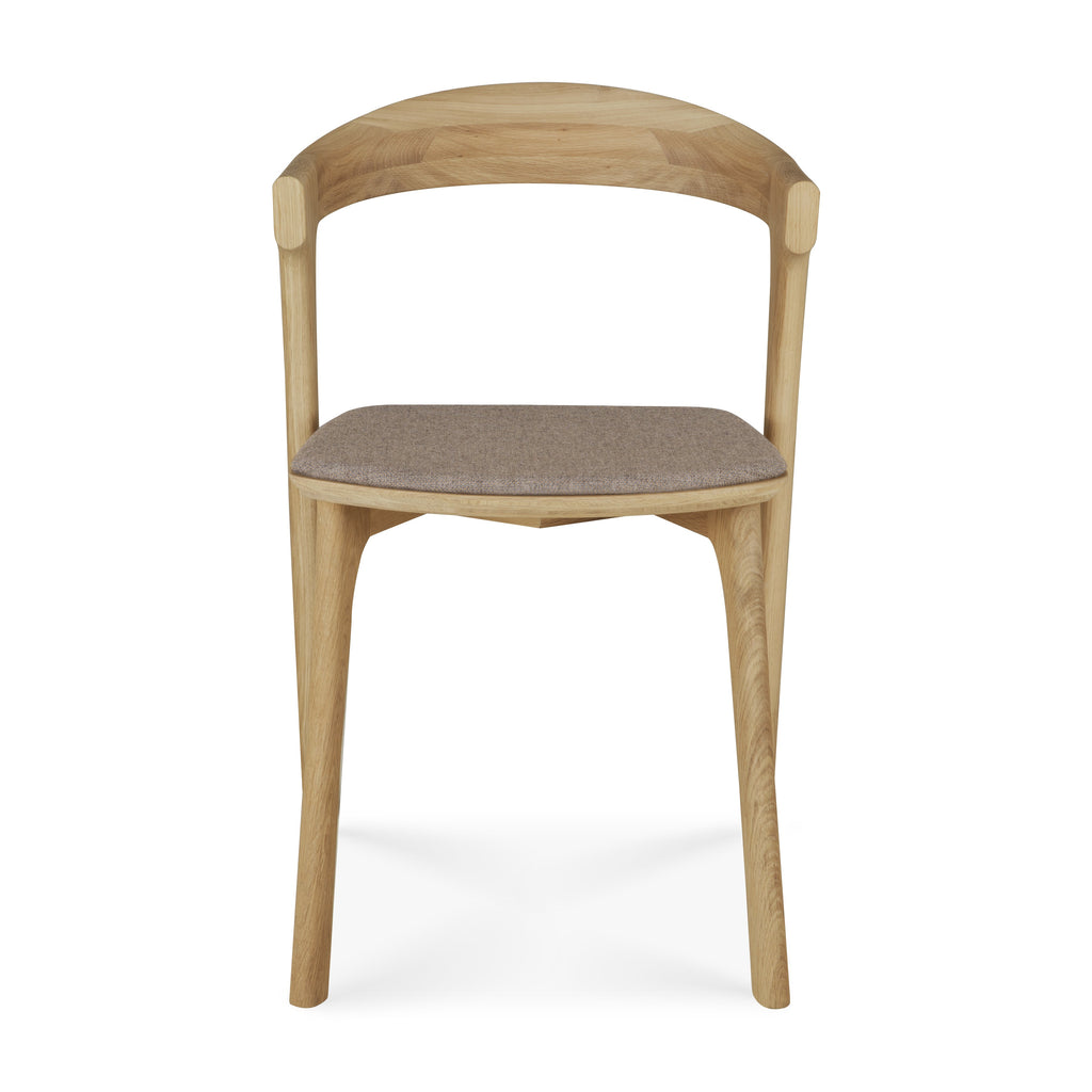 Chaise de salle à manger sculpturale en chêne et tissu avec assise rembourrée