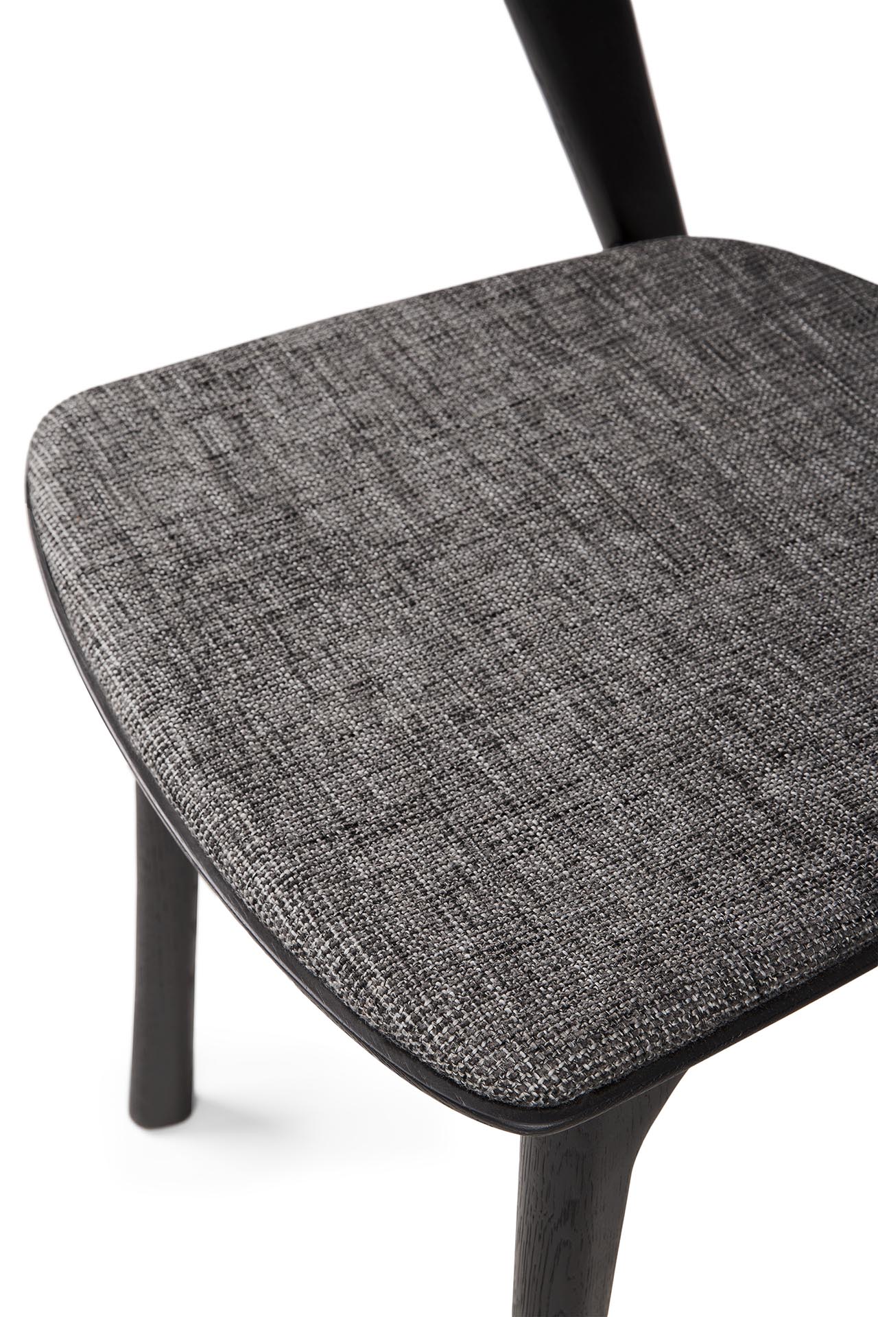Chaise de salle à manger sculpturale en chêne et tissu avec assise rembourrée