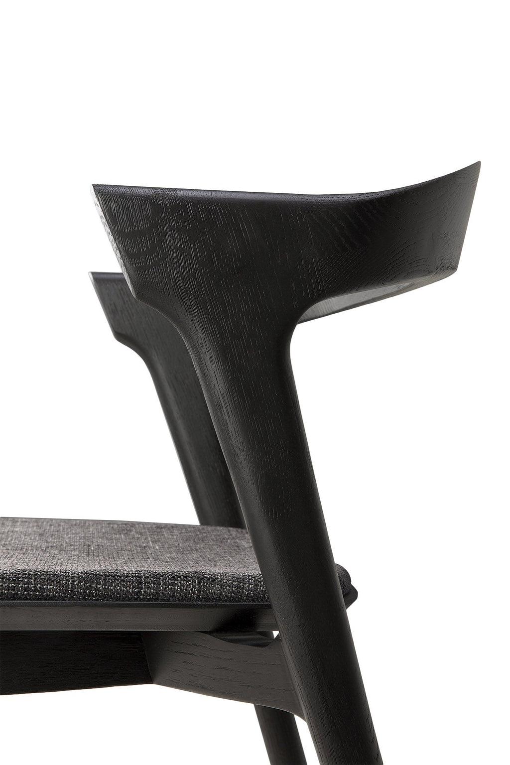 Chaise de salle à manger sculpturale en chêne et tissu avec assise rembourrée