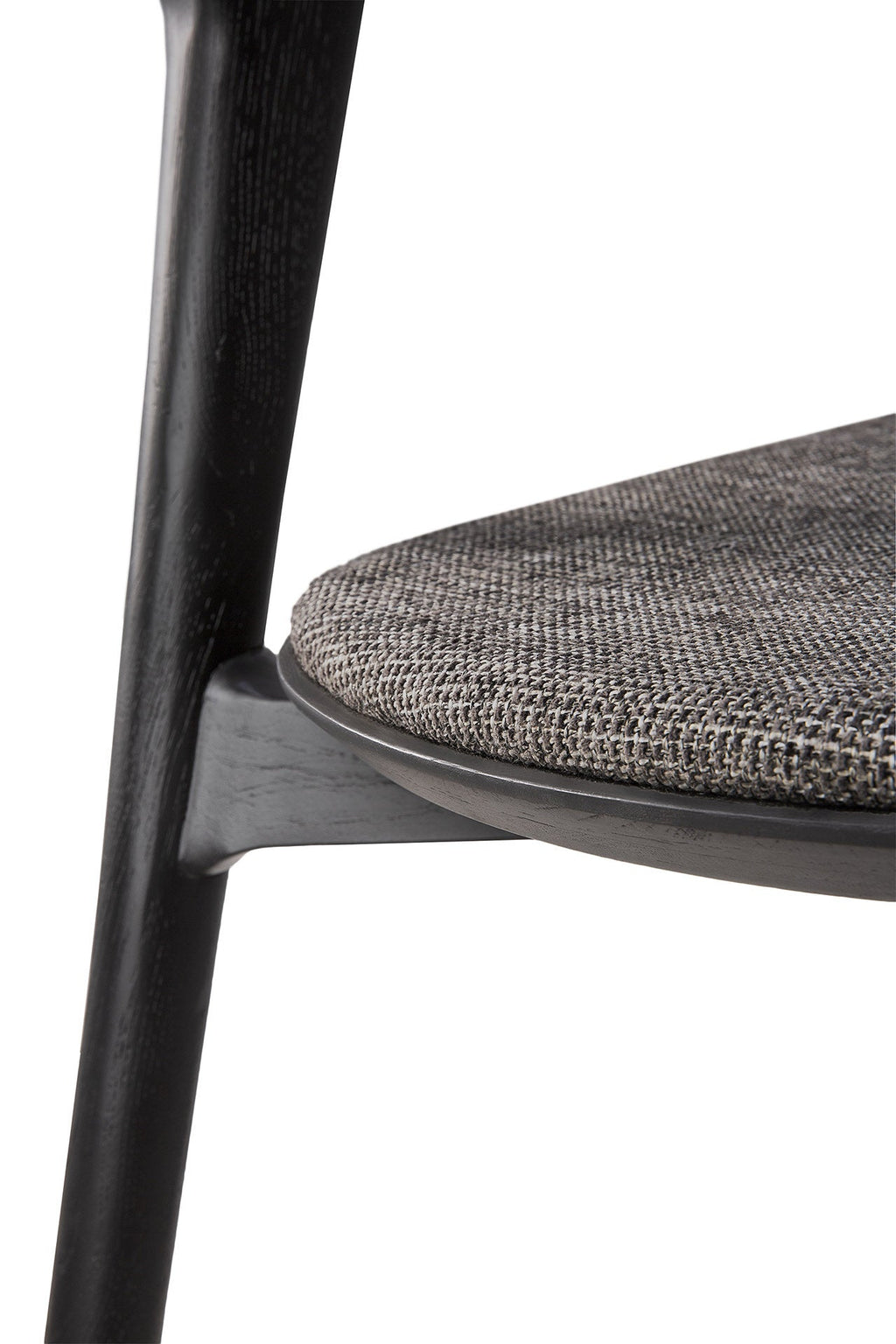 Chaise de salle à manger sculpturale en chêne et tissu avec assise rembourrée