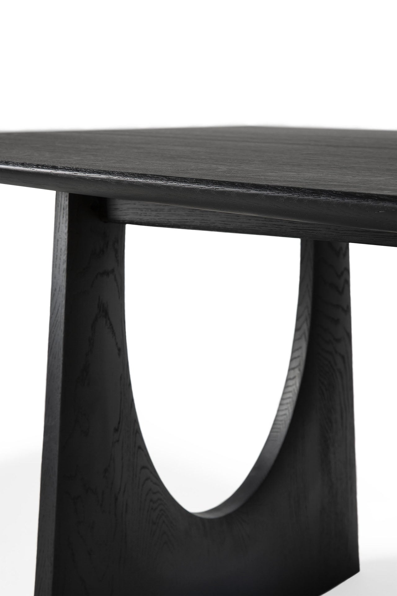 Table à manger rectangulaire en chêne massif Statement avec bords adoucis pour salle à manger