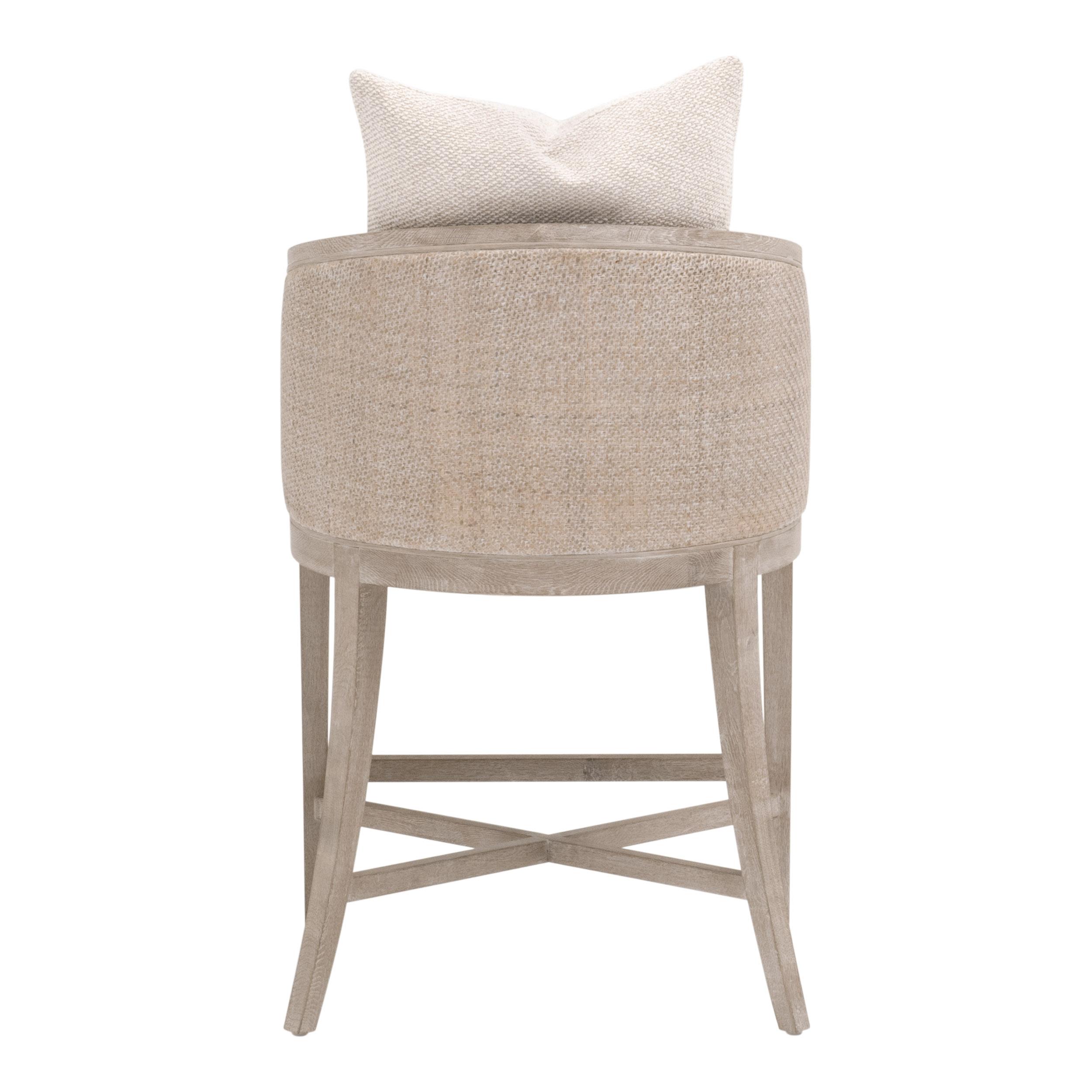 Tabouret de comptoir de transition en chêne et rotin avec entourage en cannage et coussin en duvet pour la cuisine et la salle à manger
