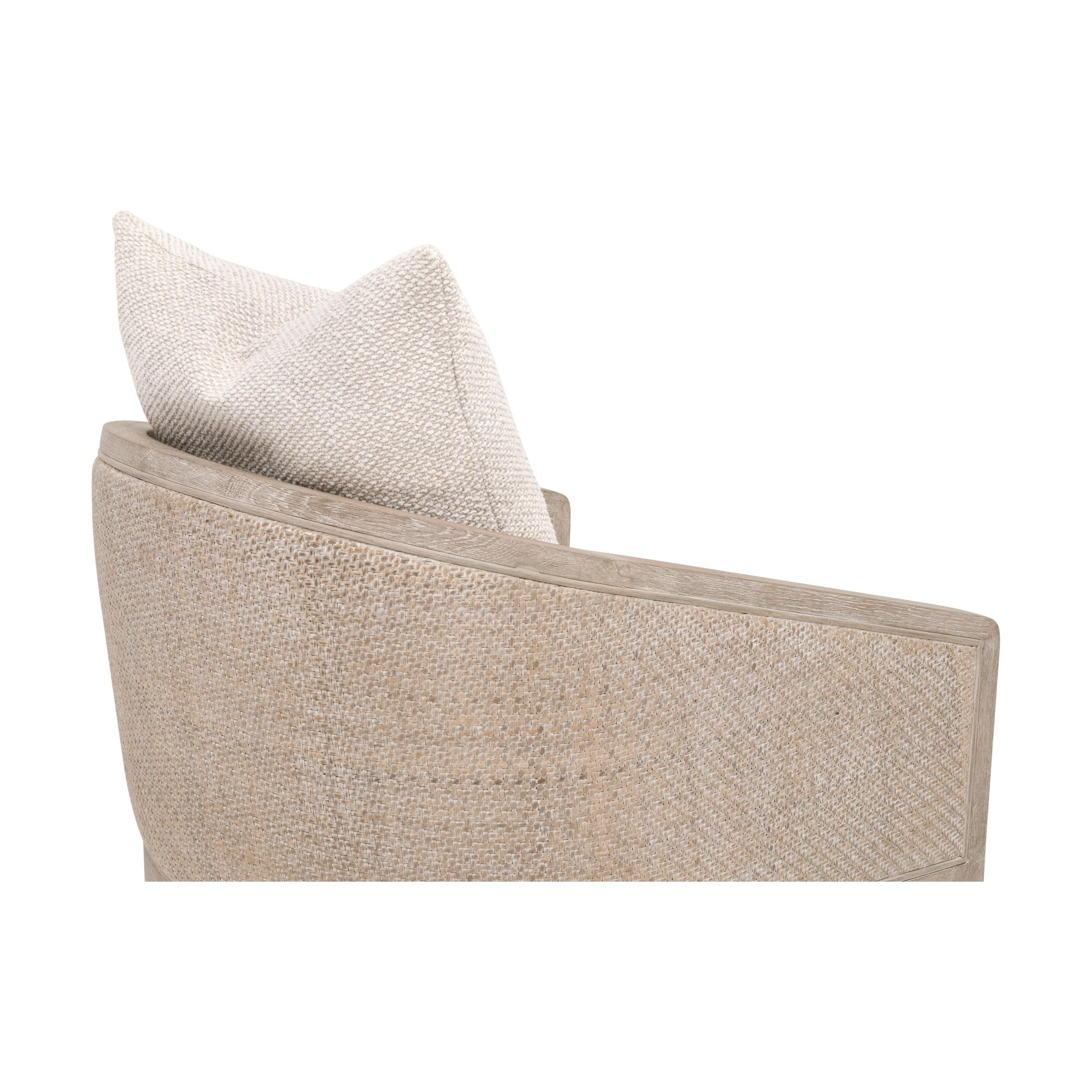 Tabouret de comptoir de transition en chêne et rotin avec entourage en cannage et coussin en duvet pour la cuisine et la salle à manger