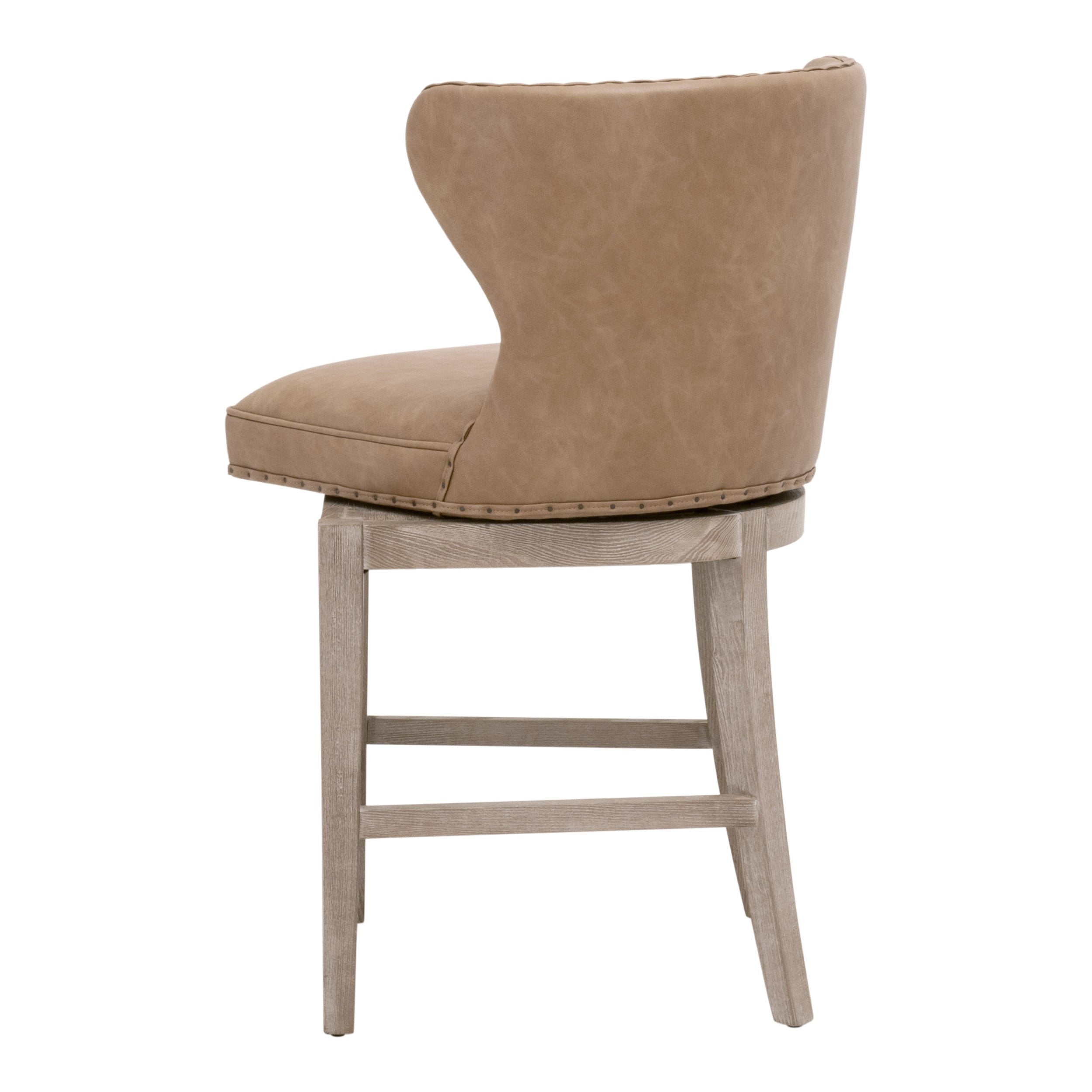 Tabouret de comptoir pivotant de transition en frêne et cuir végétalien avec détails cloutés pour cuisine et salle à manger