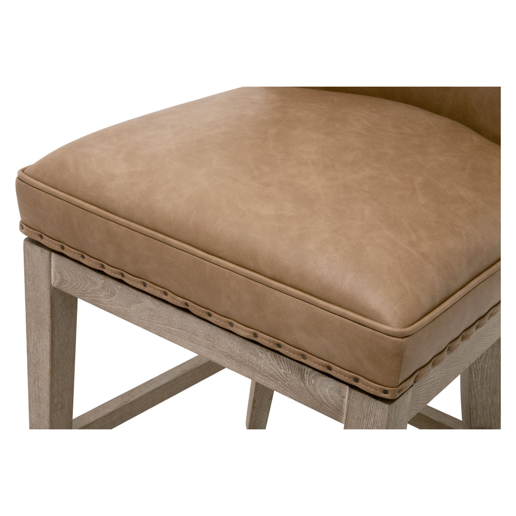 Tabouret de comptoir pivotant de transition en frêne et cuir végétalien avec détails cloutés pour cuisine et salle à manger