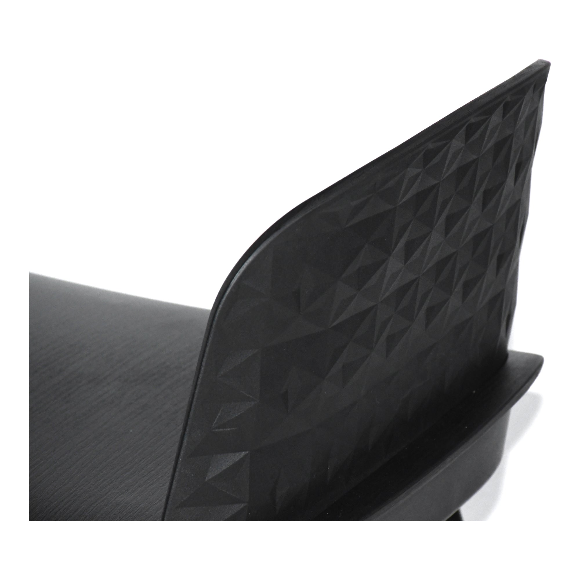 Tabouret de bar minimaliste en polypropylène et métal avec dossier bas et pieds fuselés pour cuisine et salle à manger