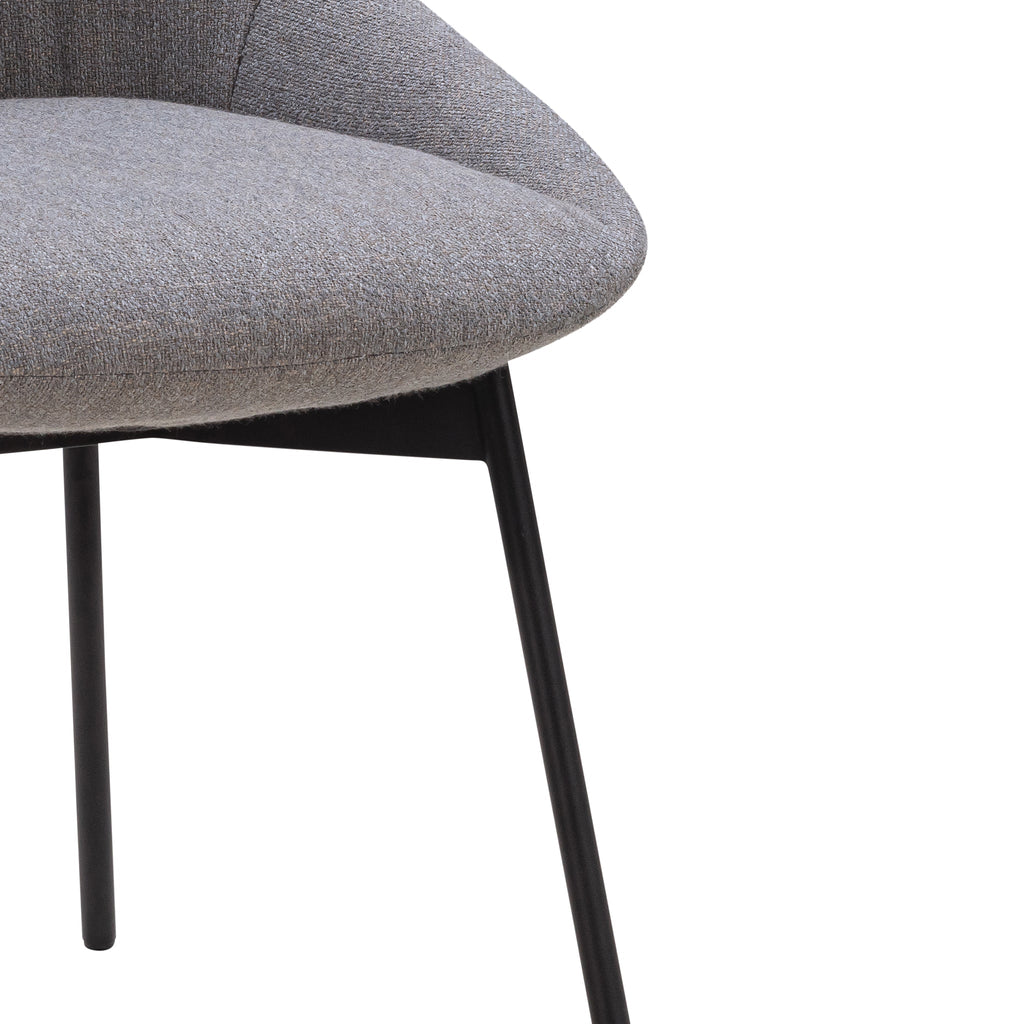 Chaise de salle à manger contemporaine en acier rembourré avec accoudoirs bas et dossier inclinable