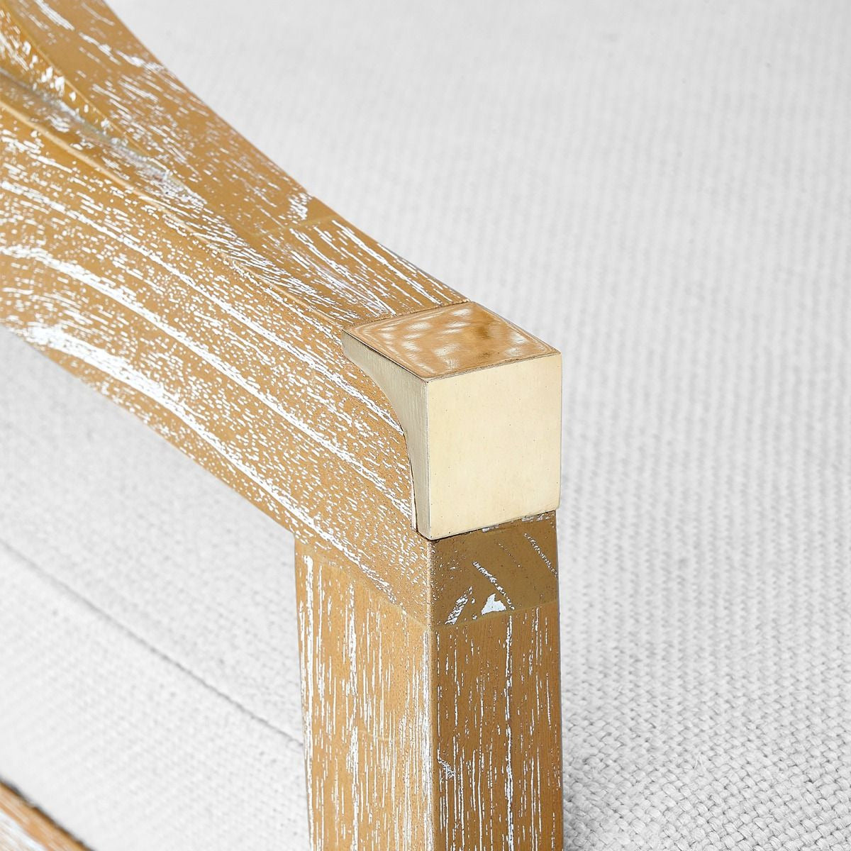 Tabouret de comptoir classique en acajou et rotin avec sabots en bronze et coussin en lin pour cuisine et salle à manger