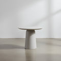 Table à manger ronde contemporaine en béton avec finition ivoire naturel pour l'intérieur et l'extérieur