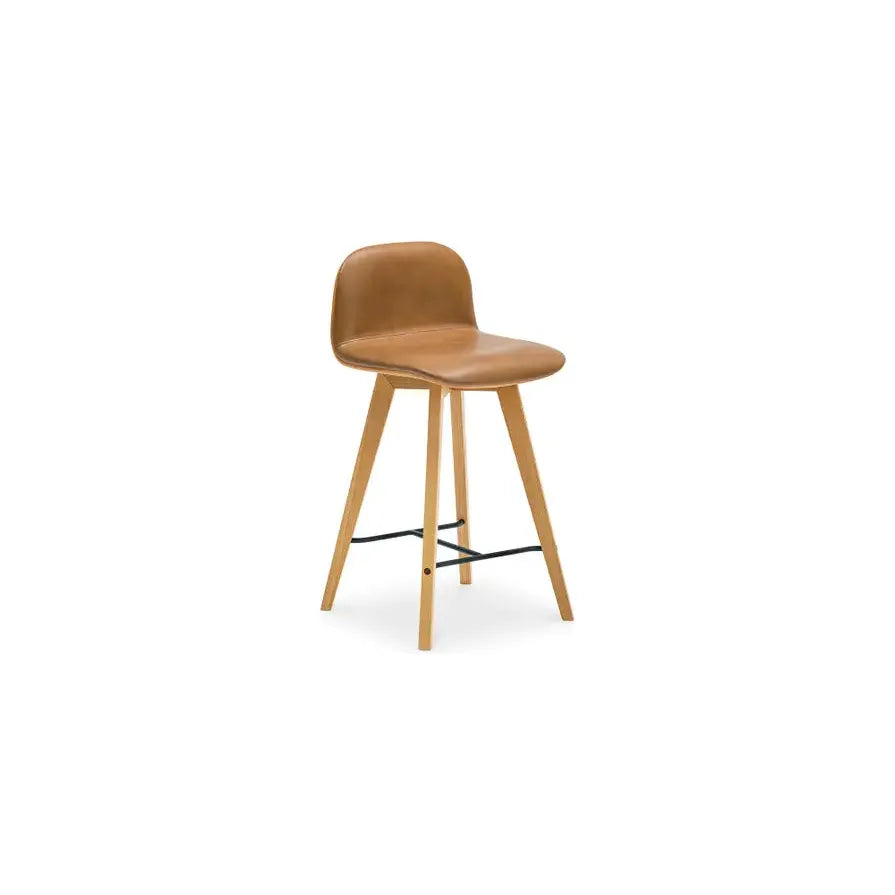 Tabouret de comptoir contemporain en cuir et chêne massif avec dossier bas en L pour cuisine et salle à manger